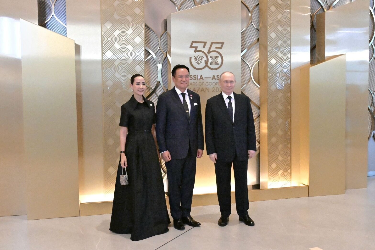 นายกฯ อนุทิน พร้อมภริยา ร่วมงานเลี้ยงอาหารค่ำกระชับสัมพันธ์อาเซียน-รัสเซีย