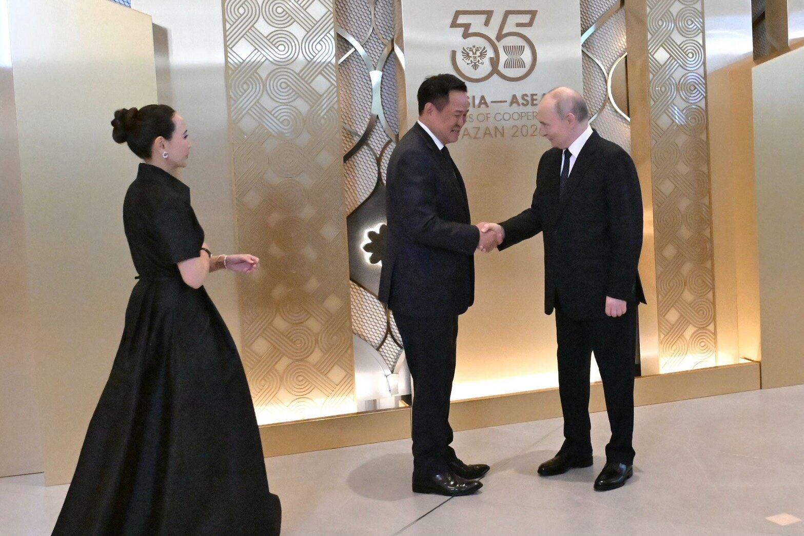 นายกฯ อนุทิน พร้อมภริยา ร่วมงานเลี้ยงอาหารค่ำกระชับสัมพันธ์อาเซียน-รัสเซีย
