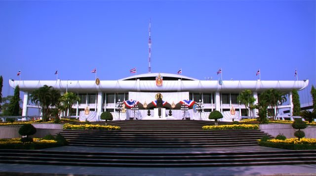 ฝ่ายค้านขยับ! เตรียมยื่นญัตติด่วนซักฟอก 'งบประมาณลับ' โครงการรัฐปี 70