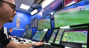UEFA ปฏิวัติวงการฟุตบอล! เตรียมใช้ 'AI VAR' ตัดสินแม่นยำระดับมิลลิเมตร เริ่มฤดูกาล 2026/2027