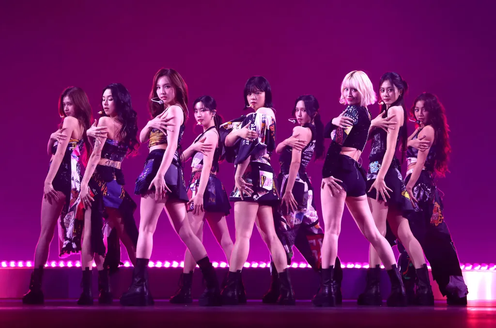 สะเทือนวงการ K-POP! ค่ายเพลงยักษ์ใหญ่จ่อเลิกสัญญาศิลปินยกวง ปมขัดแย้งส่วนแบ่งรายได้จาก AI