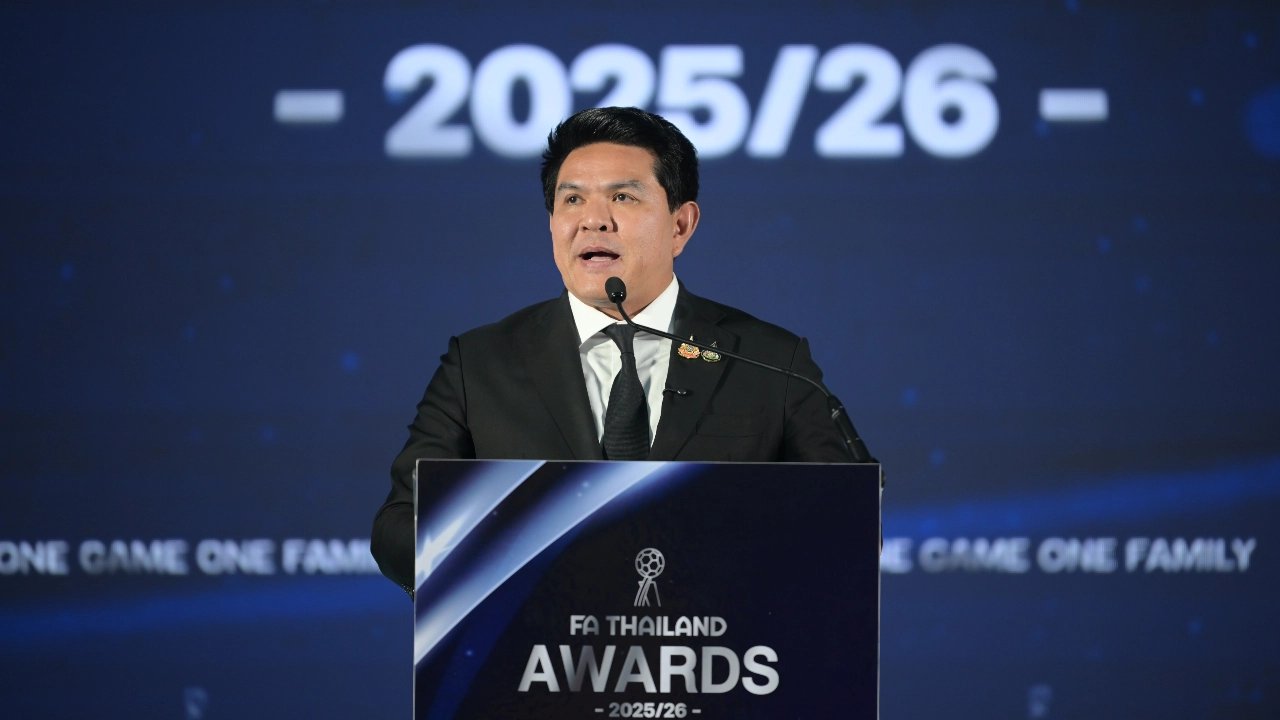 สุรศักดิ์-มาดามแป้ง มอบรางวัล FA Thailand Awards 2025/26 พร้อมลุยลีกเยาวชนทั่วประเทศ